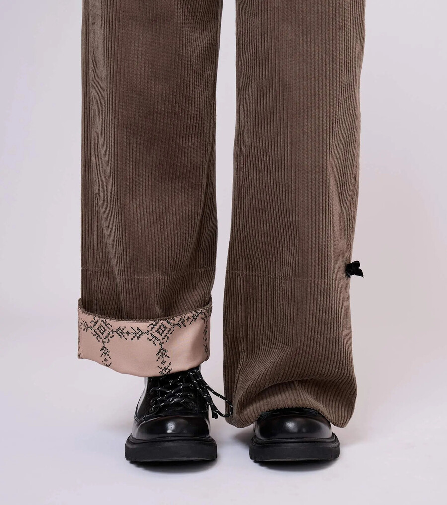 pantaloni nehlom